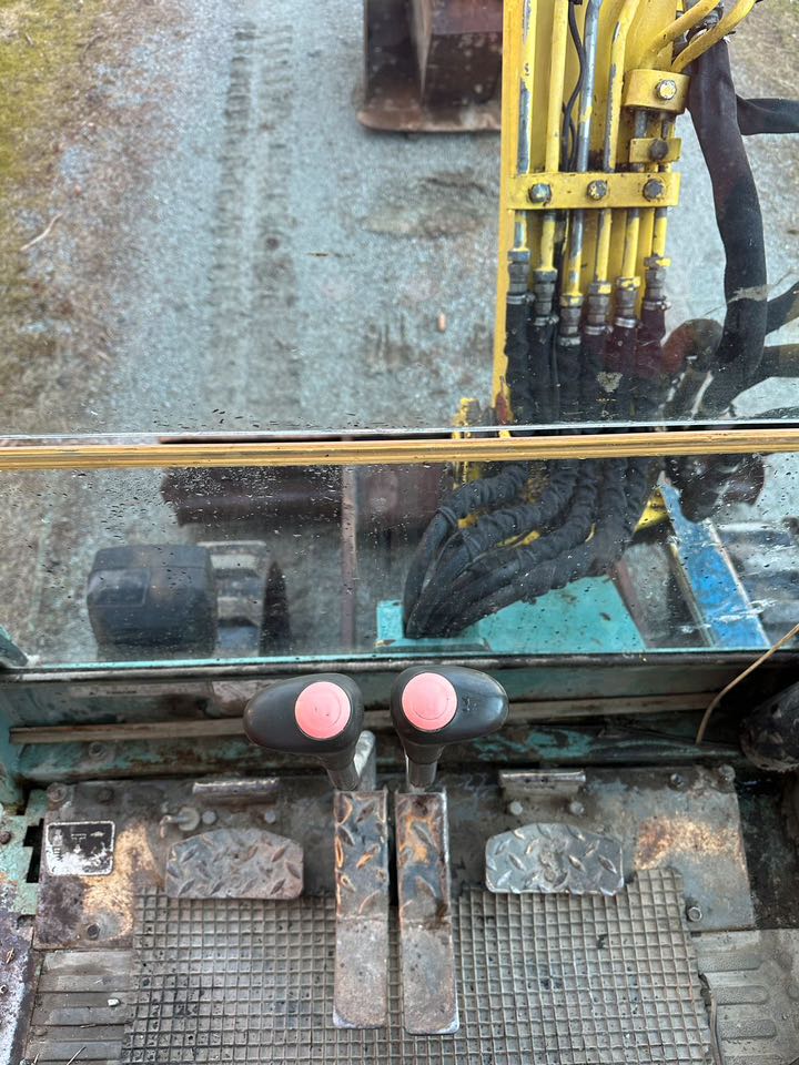Takeuchi TB257 – Mini pelle 2,5t cabine – Matériel de chantier - AGRIVITI MATERIEL AGRICOLE