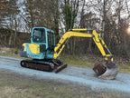 Takeuchi TB257 – Mini pelle 2,5t cabine – Matériel de chantier - AGRIVITI MATERIEL AGRICOLE