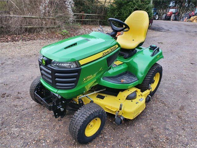 Tondeuse autoportée John Deere X754 – 2015 – 54" – 704 h - AGRIVITI MATERIEL AGRICOLE