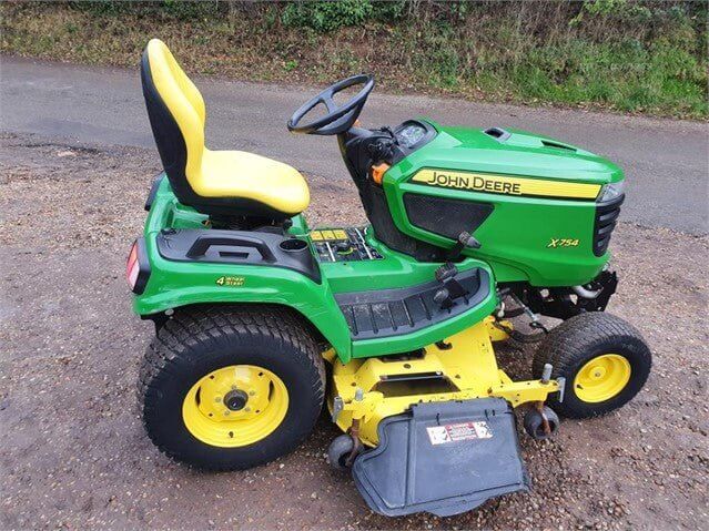Tondeuse autoportée John Deere X754 – 2015 – 54" – 704 h - AGRIVITI MATERIEL AGRICOLE