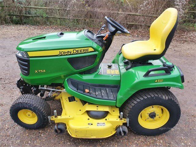 Tondeuse autoportée John Deere X754 – 2015 – 54" – 704 h - AGRIVITI MATERIEL AGRICOLE