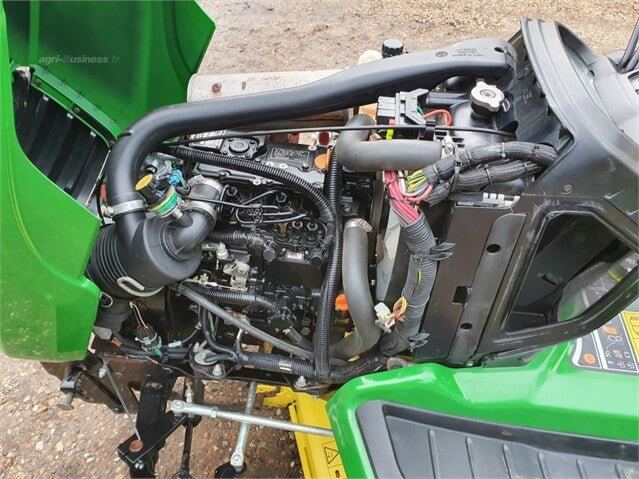 Tondeuse autoportée John Deere X754 – 2015 – 54" – 704 h - AGRIVITI MATERIEL AGRICOLE