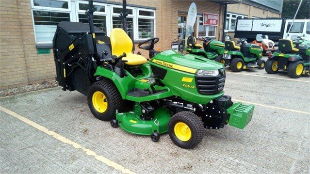 Tondeuse autoportée John Deere X950R – 2018 – 137 cm - AGRIVITI MATERIEL AGRICOLE