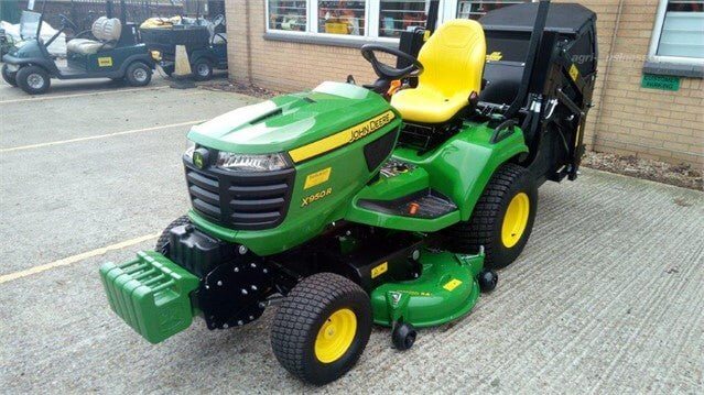 Tondeuse autoportée John Deere X950R – 2018 – 137 cm - AGRIVITI MATERIEL AGRICOLE