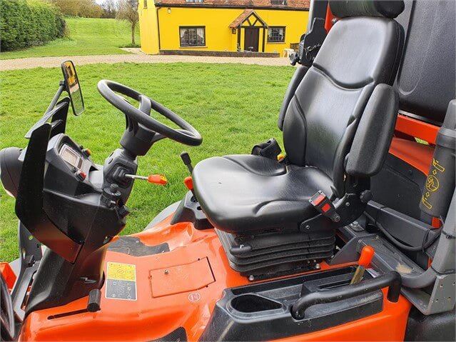 Tondeuse autoportée Kubota F3890 – 2018 – 37 ch – 4RM - AGRIVITI MATERIEL AGRICOLE