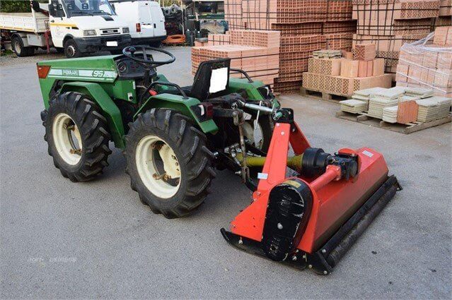 Tracteur agricole compact Ferrari 95RS - AGRIVITI MATERIEL AGRICOLE