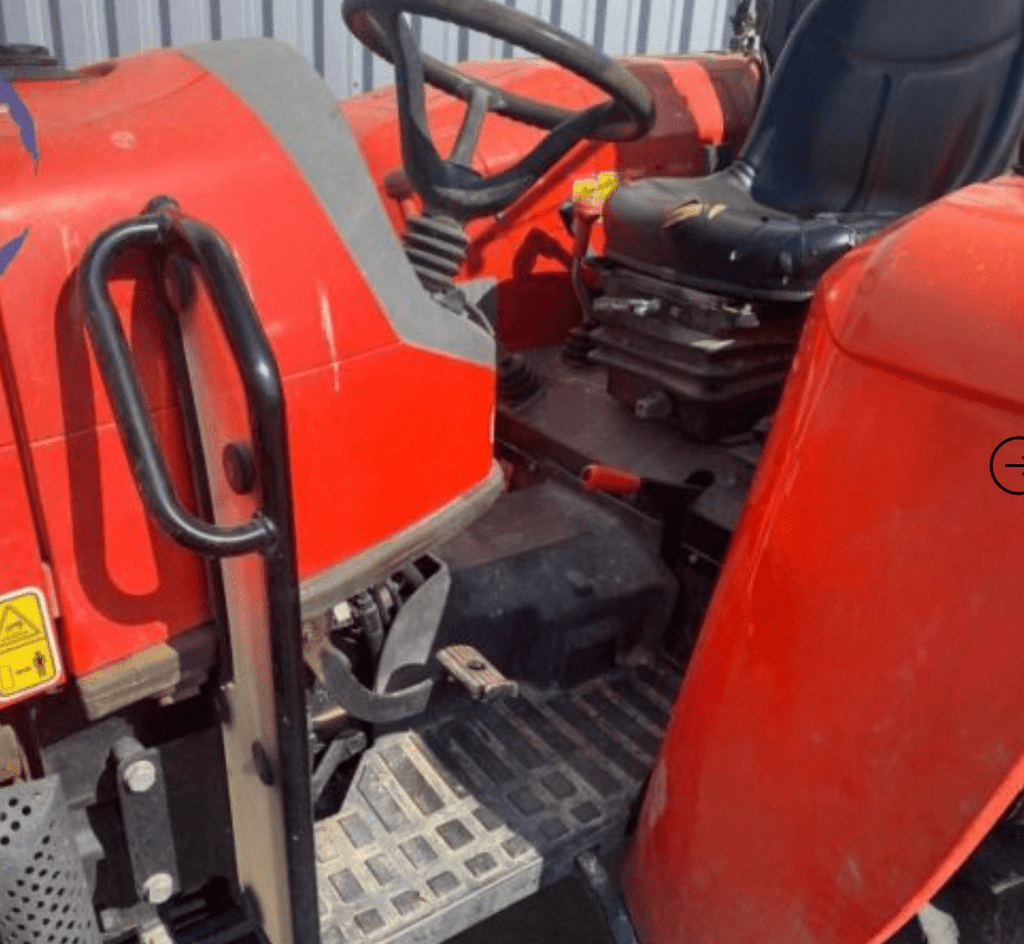 Massey Ferguson MF 1525 HC – Matériel agricole compact 24 ch - AGRIVITI MATERIEL AGRICOLE